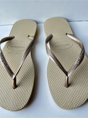 Havaianas Slim Metallic Rose Gold / Beige Sandal Thongs Women's Size 7/8W
